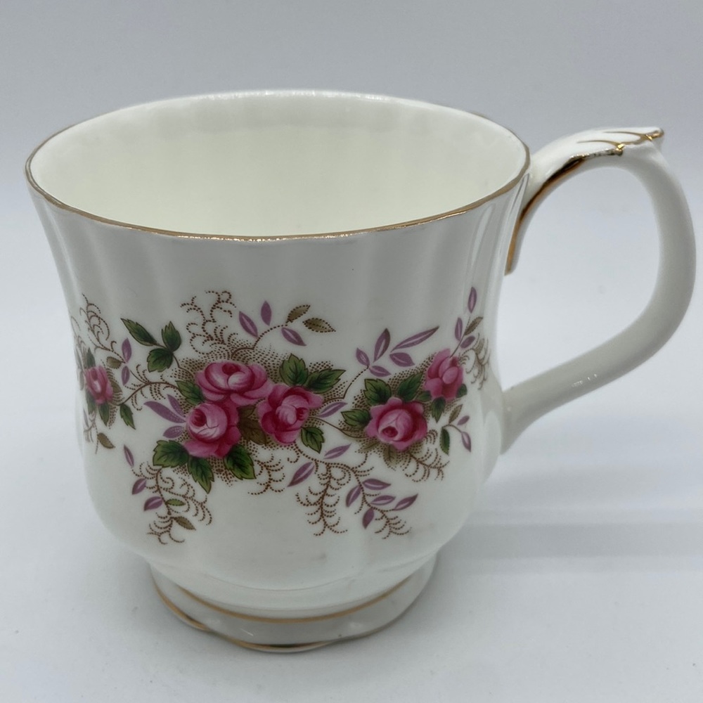 Royal Albert Lavender Rose Bone China Footed Montrose Coffee Tea Mug Floral